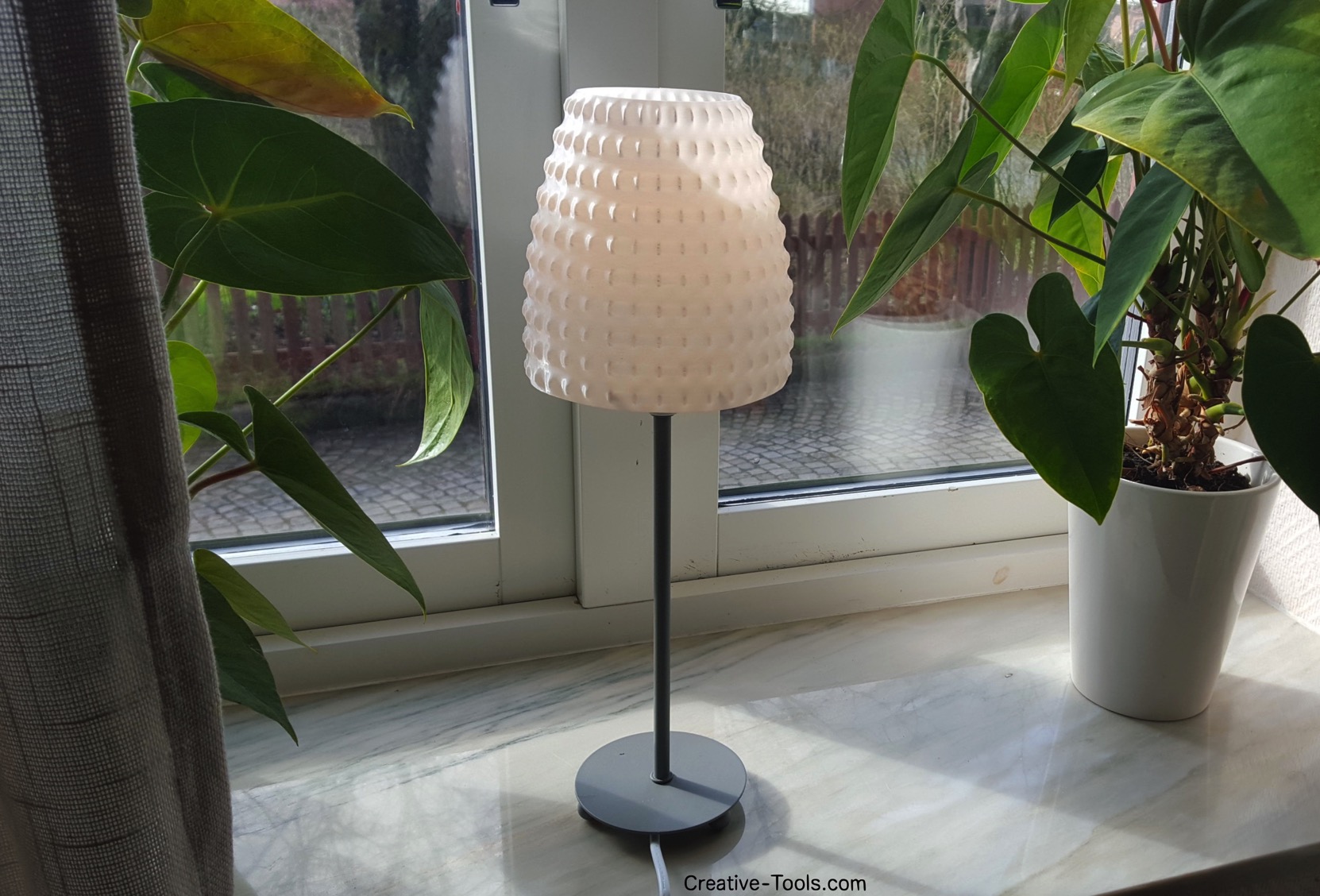 3D-printable lampshade for standard light fixture